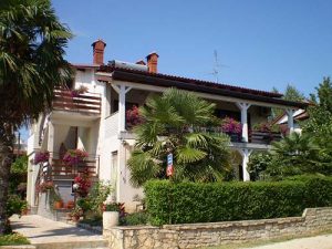 Apartments Marta Novigrad house